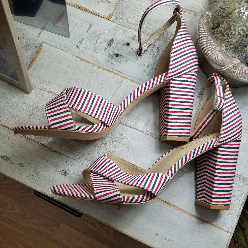 Striped chunky heel sandals. Size 10M